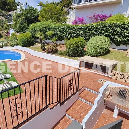 Ferienhaus A Avec 4 Et Piscine Privee *